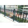 Inhägnad balkonger skyddande räcken